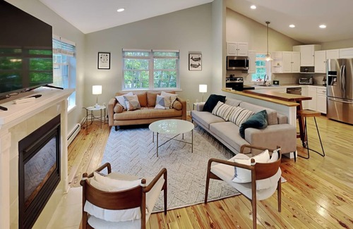 Camp Ellis House | A Sancutary Near Beaches. Bikes & Amenities, Easy to Portland