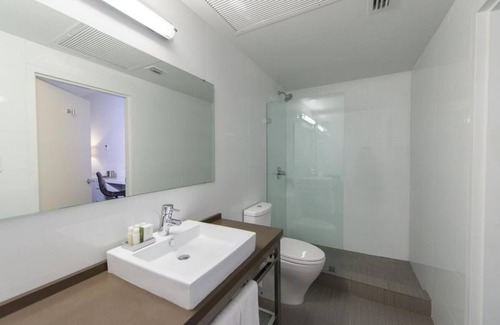 Downtown Miami Hotel | A Short Walk from Concerts and Sports Events! 3 Great Units!