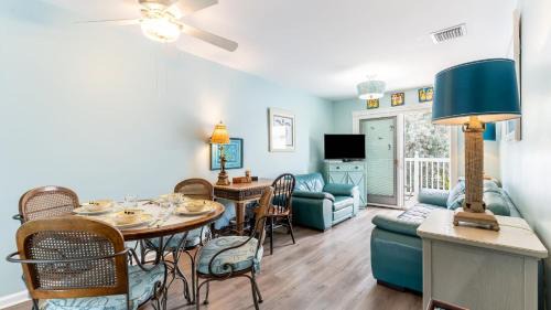 Truman Annex House | A Siesta Bay by AvantStay Key West Walkable Gated Community Shared Pool Week Long Stays Only