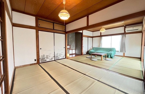 Kofu House | A single house rental inn overlooking vineyards, perfect for a wine trip.