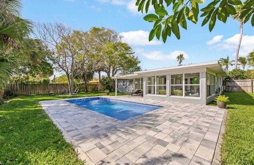 Venetian Way House | A Space aWAVE – A Relaxing Coastal Getaway