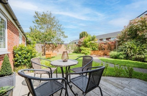 New Forest District House | A spacious, luxury holiday home on the edge of the New Forest and the beach.