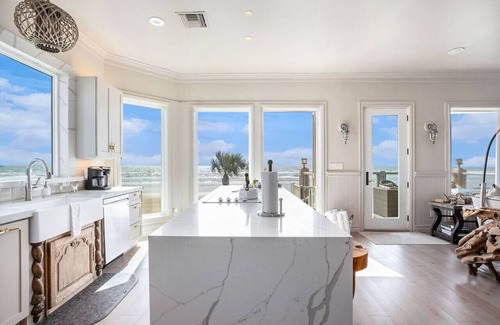 Sands Of Kahala Beach Apartment | A Step Into Paradise - Galveston