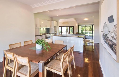 Margaret River House | A stylish and modern home, situated in manicured gardens.