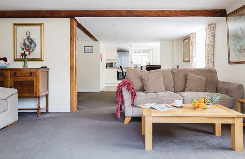 Winchcombe Cottage | A sudeley castle cottage that sleeps 6 guests in 2 bedrooms