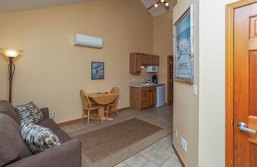 Michigan City Hotel | A Suite Place .5 mi from Beach