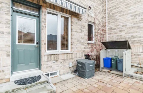 Markham House | A Super Clean and Comfortable Place