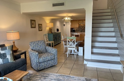 Saint Helena Island Condo | A sweet spot at the Beach! Fabulous pet free, smoke free oceanfront villa.