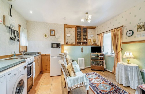 Bunessan Cottage | A tiny, traditional cottage tucked away on the Ross of Mull, close to the sea.