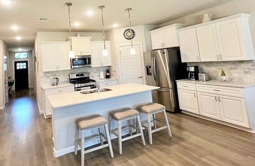 Keller House | A Tranquil Haven for the Family In Keller, TX