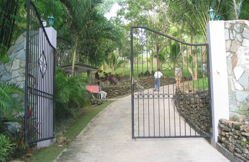 Loay House | A Tranquil Tropical Retreat, Private with Personal Staff