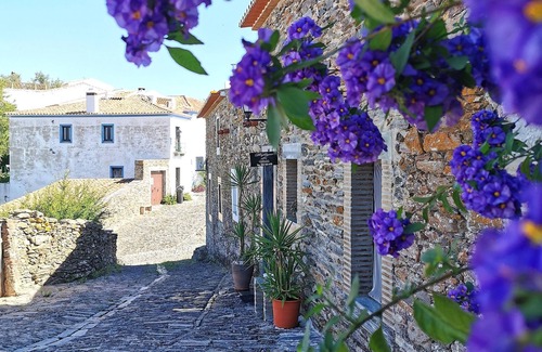 Monsaraz House | A true "Village Refuge" in Monsaraz - Holiday home (pets allowed).