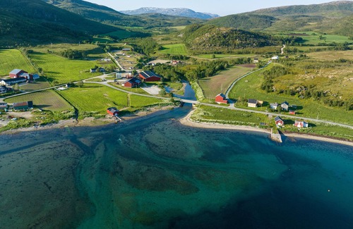 Tromso Cottage | A uniqe arctic glamping experience in one of the worlds best aurora hotspots
