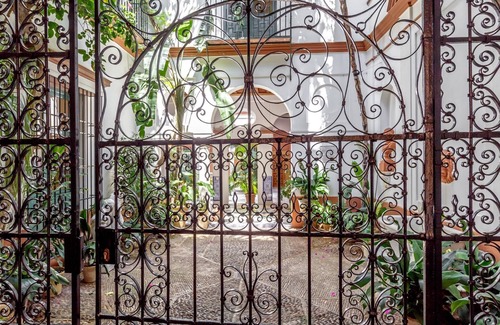 San Bartolome Apartment | A unique home where you will breathe in history, architecture and legend