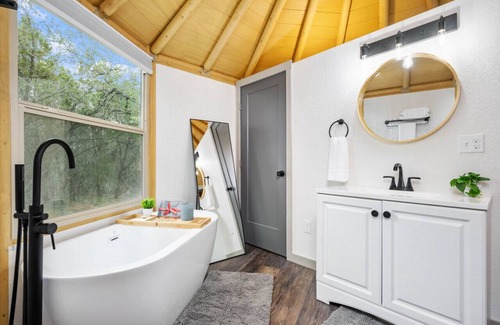 Canyon Lake RV Rental | A Unique Texas Hill Country Glamping Experience