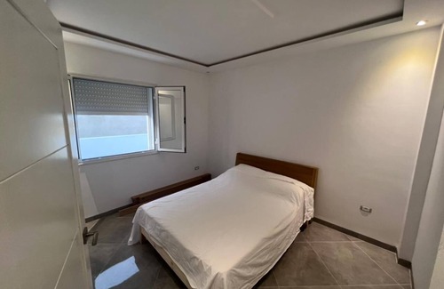 Eastern Hawaria House | A very charming waterfront villa