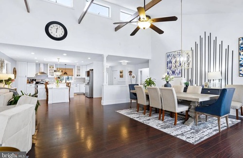 Elkton House | A Waterfront Christmas for 2025 is still available!
