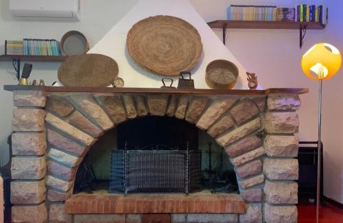 Bosa Historic Centre Apartment | Abbratzu Guest House - Sardinian style and garden