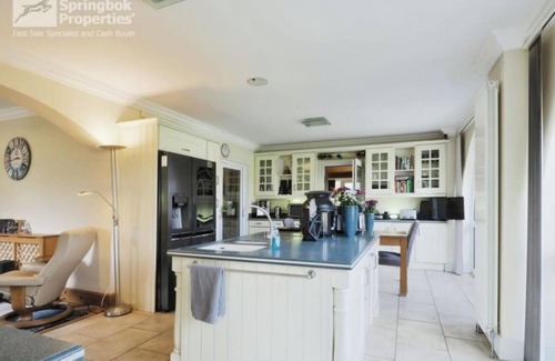 Goxhill Villa | Aberfall Villa Pool Hot Tub Saunas Gym Cinema Gdns
