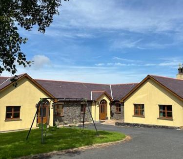 Aberystwyth House | Aberystwyth Enlli Cottage