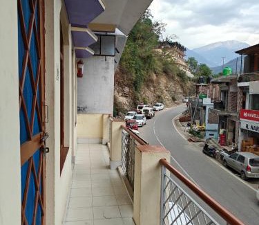 Guptkashi Hotel | Abhishek guest house