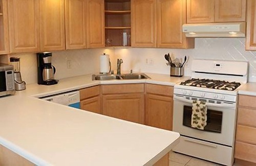 Ualapue Apartment | About As Close to the Ocean As You Can Get!!! (Wavecrest Resort)