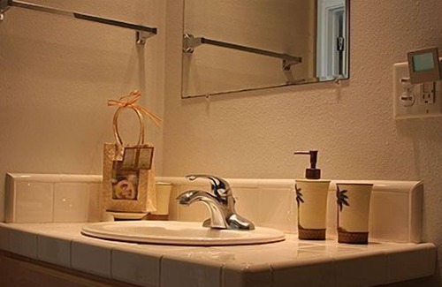 Ualapue Apartment | About As Close to the Ocean As You Can Get!!! (Wavecrest Resort)