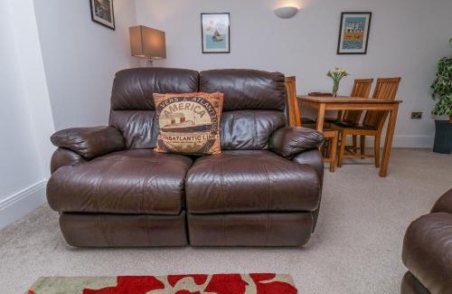 West Cliff Apartment | Above & Beyond