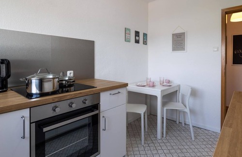 Am Wasserturm Apartment | Above Mönchengladbach's rooftops | TuS FeWo - TuS FeWo 01