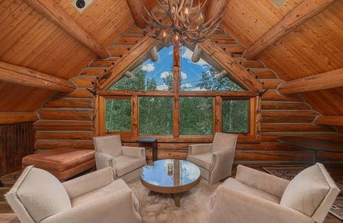 Mountain Village Ski Chalet | Absolutely amazing slopeside mountain lodge with spa