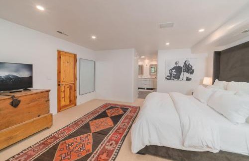 Mountain Village Ski Chalet | Absolutely amazing slopeside mountain lodge with spa