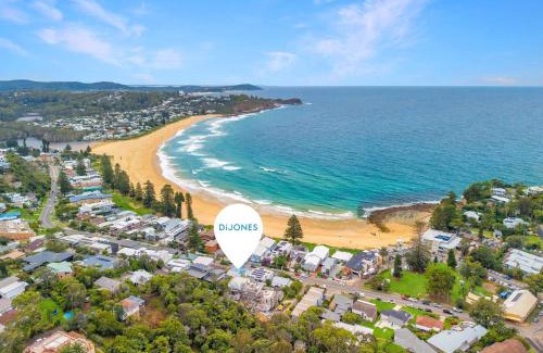 Avoca Beach House | Absolutely Avoca - beautiful views for the family