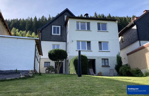 Mellenbach-Glasbach Condo | Absolutely quiet location, beautiful view, garden, charging station, table football, darts