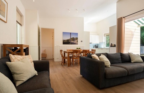 Nieuw-Haamstede House | Acacialaan 7 holiday in comfortable holidayhome located in nature