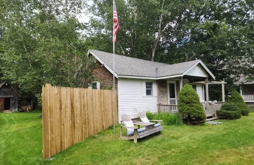 Lamoine Beach House | Acadia Lobsterman's Coastal Bungalow