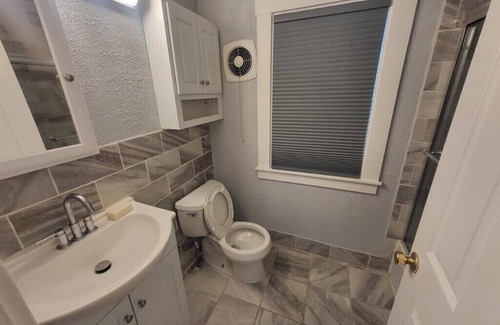 Ferndale House | Access to surrounding Detroit areas including Royal Oak, Ferndale, & Birmingham.