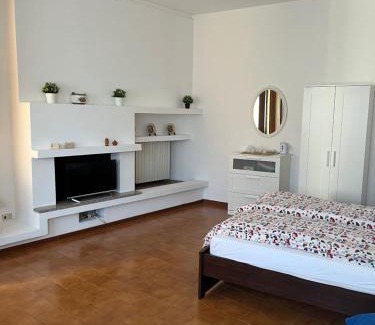 Parabiago House | accogliente camera con bagno privato