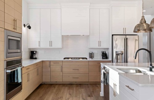 Washington House | Ace on the 8th: 2 Private Pools, Sleeps 58!