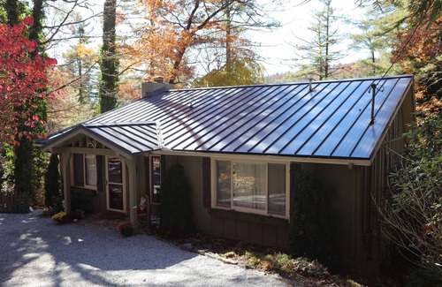 Lake Sequoyah House | Acorn Cabin - Close to Town