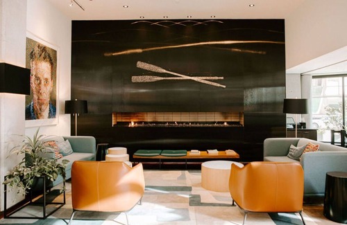 New Tacoma Apartment | ADA Deluxe Suite + Exquisite Art Showcase