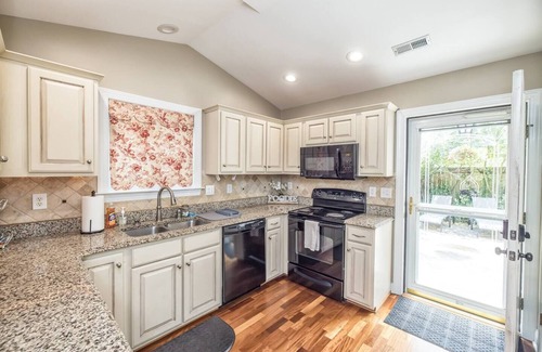 Wilmington Apartment | Ada's Midtown Garden