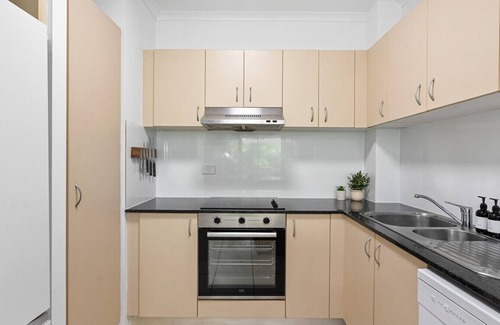 Parramatta Park Apartment | Adina | Spacious Top-Floor Apartment
