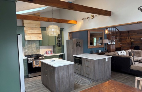 Fort Ann House | Adirondack Getaway Right On Lake Hadlock With Lake George only 12 Miles Away!