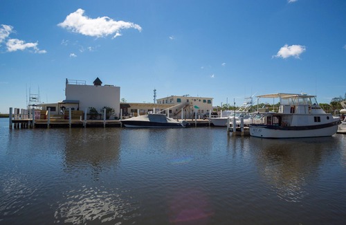 Historic Downtown Apalachicola Apartment | Admirals Quarters at Scipio Creek Marina