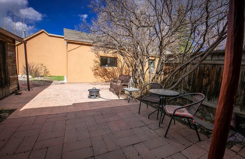 Buena Vista House | Adobe Inn - Pet Friendly and Right in Town!