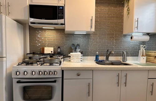 St. Pete Beach Cottage | Adorable 1BR Bungalow on Sunset Beach