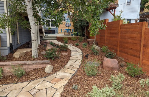 Newlands Apartment | Adorable, Clean and Quiet, Close to Mt trails, park, Pearl St. and biking