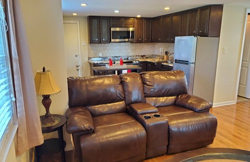 Lumberton Cottage | Adorable cottage in lovely gated property on beautiful Elm lined main street