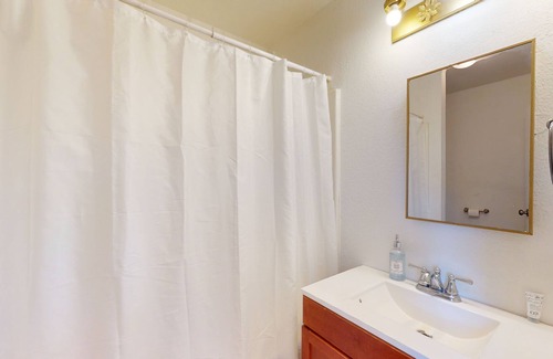 Yelm House | Adorable guest house in Yelm!