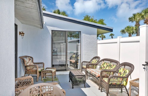 New Smyrna Beach Cottage | Adorable Intercoastal Villa For Rent